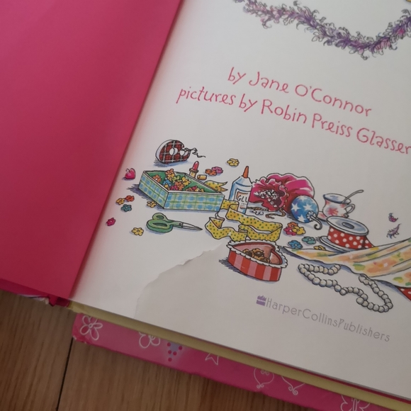 3 Fancy Nancy Children’s Books - Picture 8 of 16